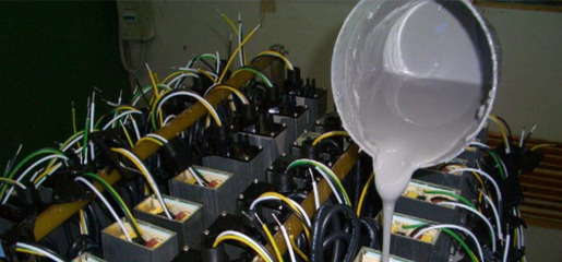 电子真空器件制造中的灌胶工艺全面指导 人工、机器与环氧树脂操作详解